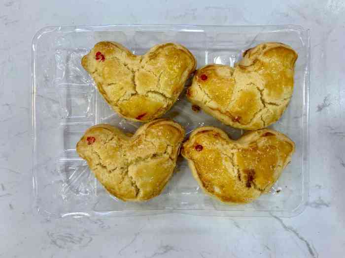 于是就来买.  这里的鸟饼分为两种.