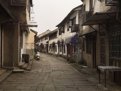 -艺漫酒店(苏州寒山寺狮山路地铁站店)