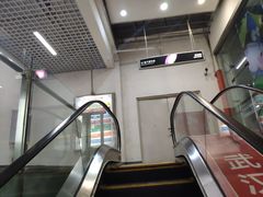 -万达广场菱角湖店-地面停车场