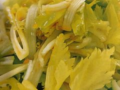 拌马家沟芹菜-通乐簋街小龙虾(老店)