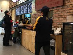 -秦香陕西食府(华贸天地店)