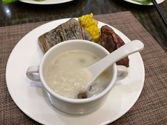 中西式早餐-三英温泉度假酒店-自助餐厅