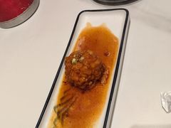 鸭蛋黄狮子头-梅飞酒家(名辉豪庭店)
