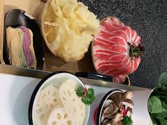 -洪氏嗨捞·猪肚鸡火锅(阳光天地店)