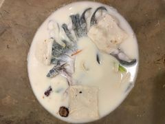 鮰鱼-云中鱼蒸汽石锅鱼(川沙百联店)