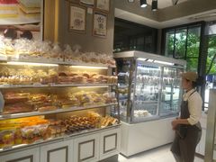 面包甜点陈列柜-嘉华饼屋JOY BAKERY(南屏街店)