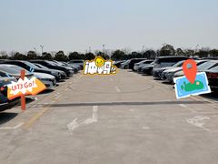 -奕欧来上海购物村停车场