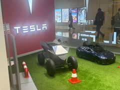 -TESLA 特斯拉(北京颐堤港体验店)