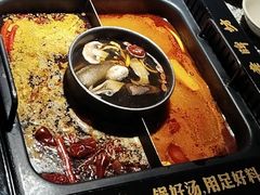 -老牌坊云南鱼豆花火锅(哈西万达店)