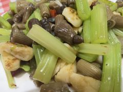 -超越海鲜屋(飞龙物业店)