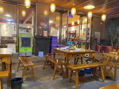 大堂-岳记兴隆·青城腊排铜火锅(融创店)