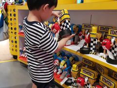 -m豆巧克力世界(上海世茂广场店)