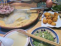 -洱火云南酸菜牛肉火锅(石景山当代商城店)