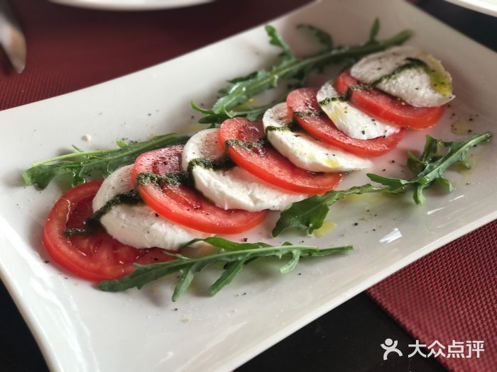 水牛芝士配番茄沙拉