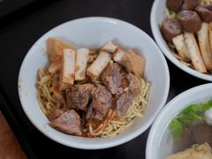 -松树干拌面店