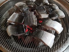 -围炉肉舍•炭烤活鳗•丹东海鲜烤肉(步行街店)