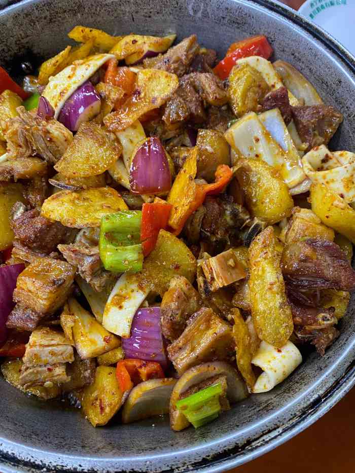 天路美食城炕锅羊肉-"回族人的店,挺好吃的.价格便宜.