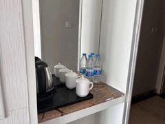 -吾遇酒店(深圳火车站罗湖口岸店)