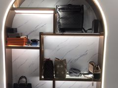 -聚云奢二手奢侈品黄金手表包包回收·中古店(中福城店)