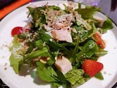 三色藜麦鸡肉溏心蛋健康沙拉-YUE·6·西式融合餐厅(外滩六号店)