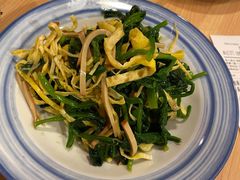 鸡蛋干拌菠菜-宏状元现熬粥·京味菜(三里河店)