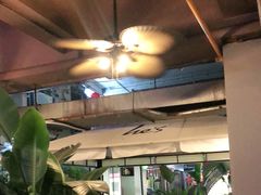 大堂-何师烧烤Pro ·江湖川菜·小龙虾·精酿(太古里旗舰店)