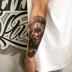 -SNOW TATTOO STUDIO