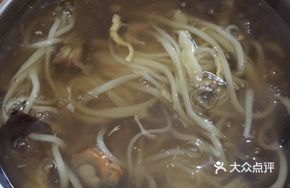 Oyster and Scallop Noodles