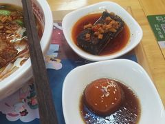 -呷佬·长沙手工米粉(金沙江路店)