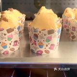 第一次烤纸杯小蛋糕  准备食材 面粉，牛奶，黄油