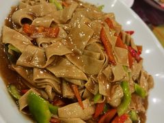 -闯关东东北农家菜(崂山石老人店)