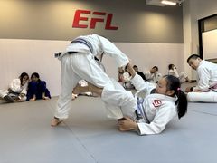 -EFL巴西柔术·综合格斗·泰拳·少儿体能训练(虹桥德必馆)