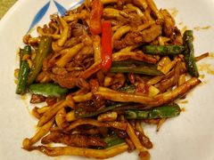 海鲜菇炒牛柳-御唐府海珊瑚主题餐厅