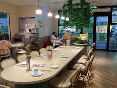 -必胜客(WOW中心城店)