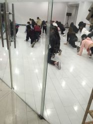 -单色舞蹈