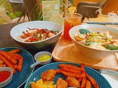 -théATRE茶聚场·餐厅(环球金融中心店)