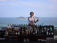 -瑰丽酒店·海吧·天际下午茶·现场DJ·天台酒吧