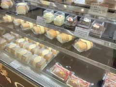 -红宝石·鲜奶小方·海派西点房(莘庄龙之梦店)