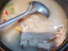 滋补参鸡汤-鑫日千里马朝鲜族小馆(总店)