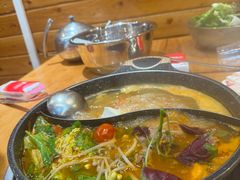 -苗阿哥酸汤牛肉火锅(体育场店)