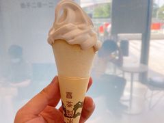 特浓牛乳王脆筒-喜茶(东莞汇一城店)