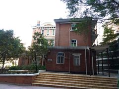 -香港大学