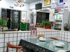 大堂-八两八金·莱芜特色炒鸡(市南漳浦路店)