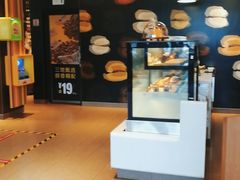 -麦当劳(龙洞店)