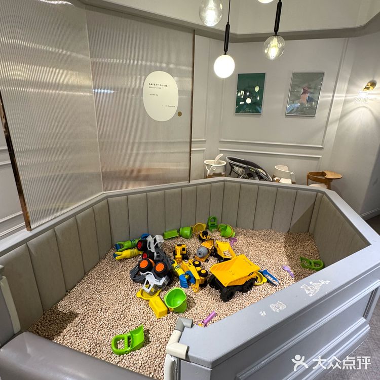 一个人也可轻松遛娃!这家亲子餐厅太chill