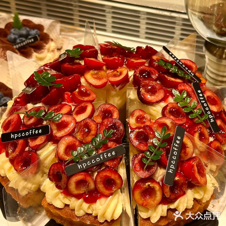 济南新店！路过记得打包带走。蛋糕自由说的就是这个吧