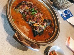 酸腌菜红豆炖黑皮子-半山腰·云南菜(侨福芳草地店)