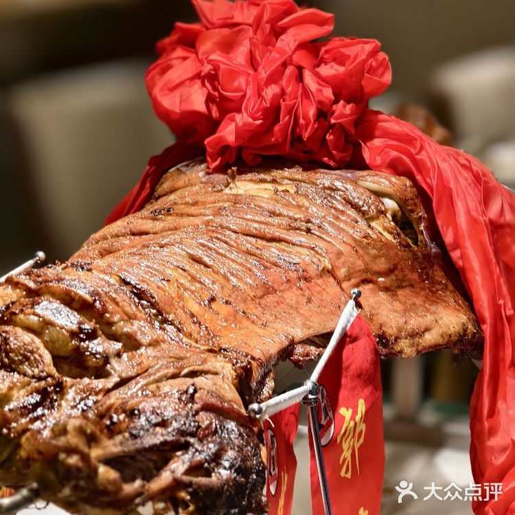 吃羊就去，郭靖烤全羊准没错！ 