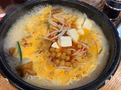 麻辣肥肠豆花米线-桥思缘云南过桥米线