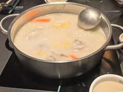 澳门鸡脚猪骨煲-官也街澳门火锅(新源里店)